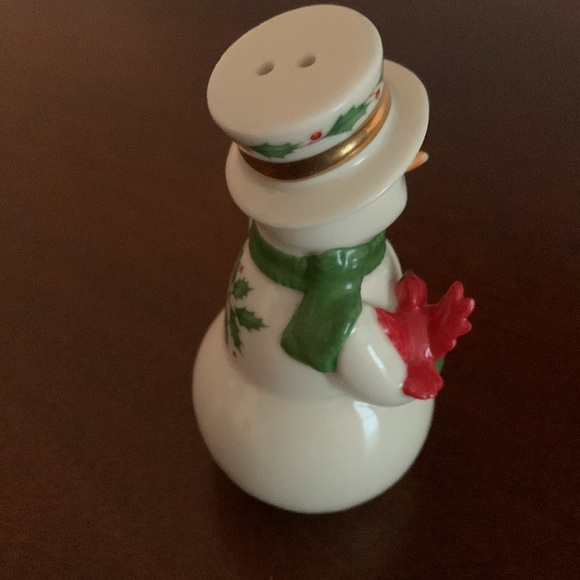 Authentic Lenox Snowman salt & pepper figurines - Picture 10 of 12